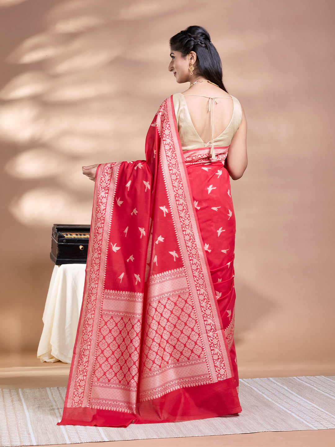 Red Resham Weave Mulmul Cotton Saree_5