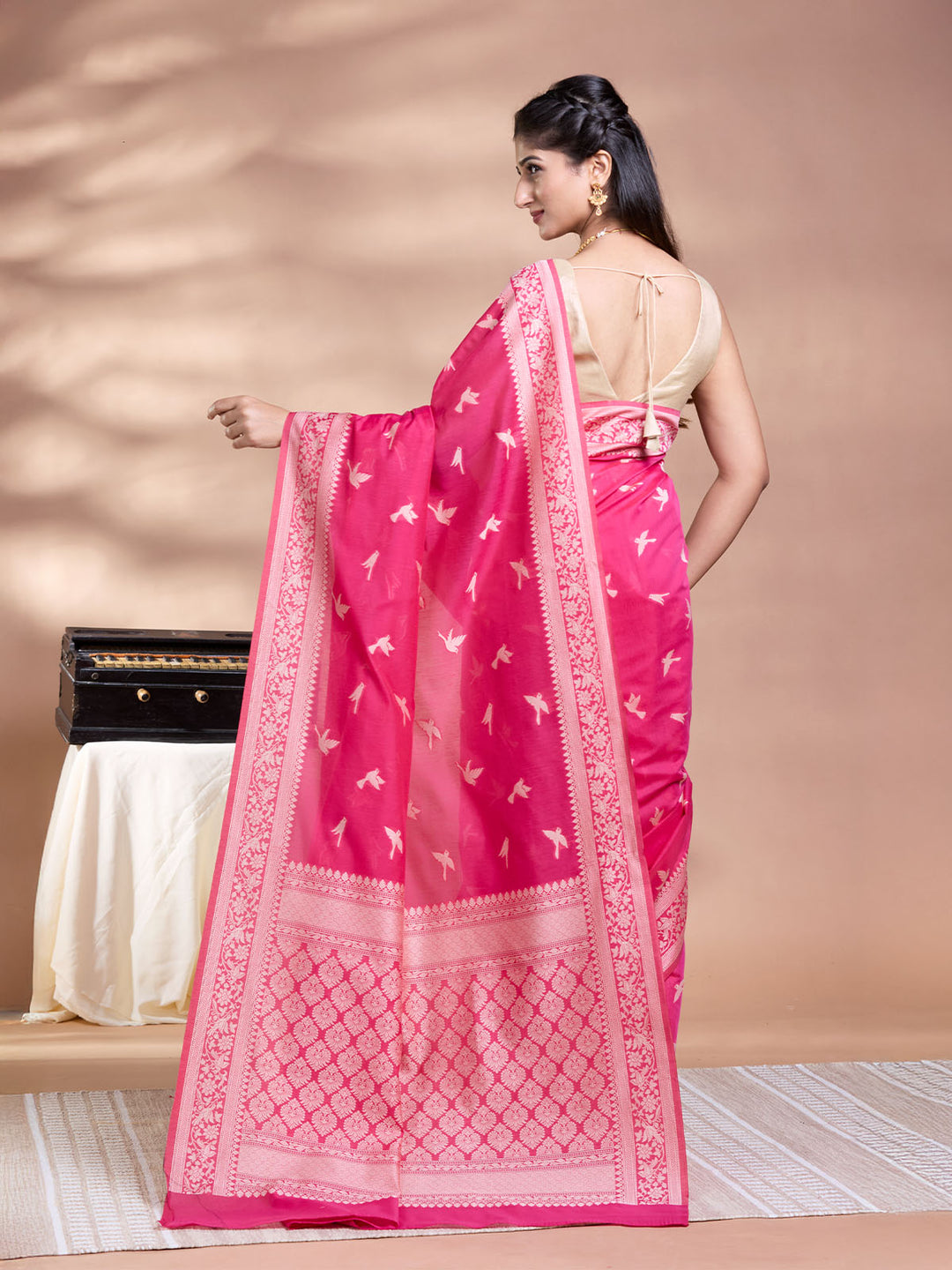 Rani Pink Resham Weave Mulmul Cotton Saree_5