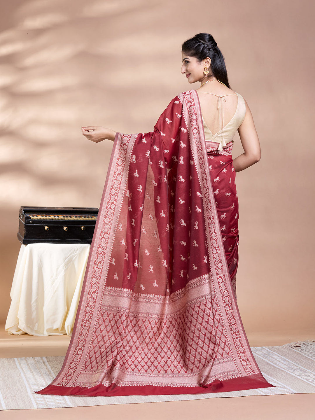 Brown Resham Weave Mulmul Cotton Saree_5