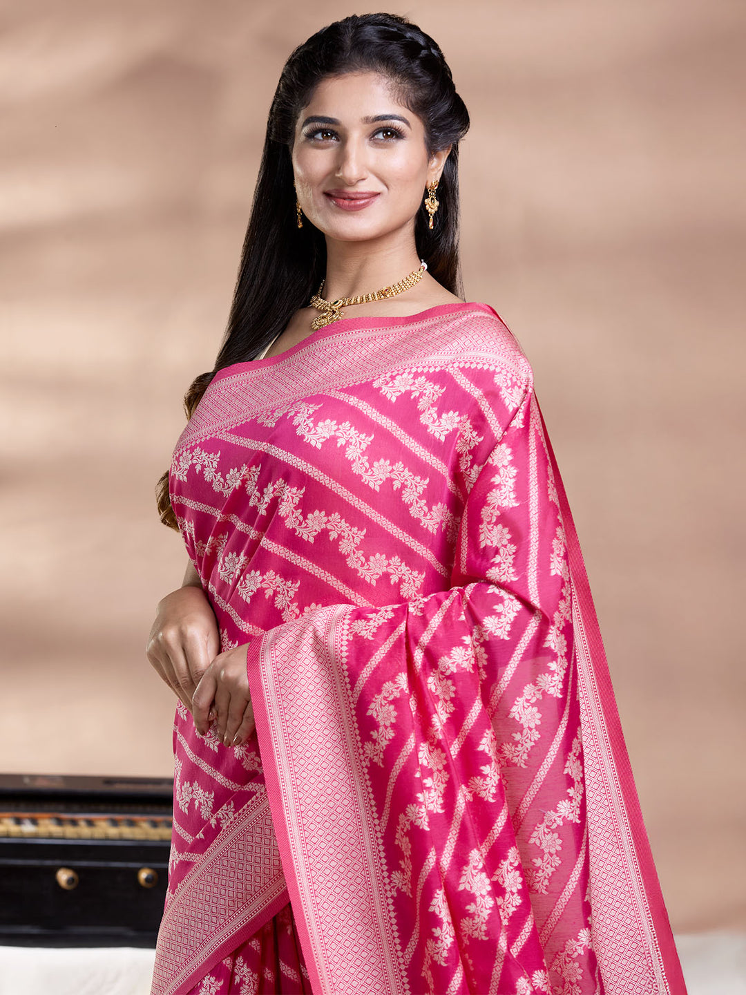 Pink Resham Weave Mulmul Cotton Saree_4