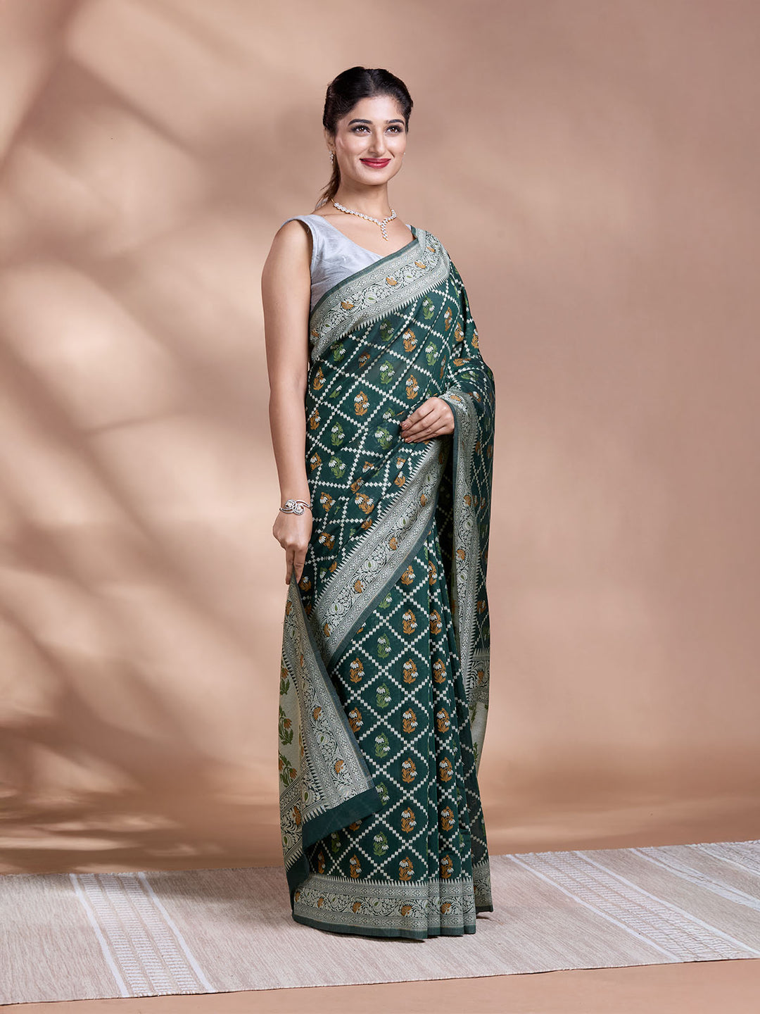 Green Resham Weave Mulmul Cotton Saree_3
