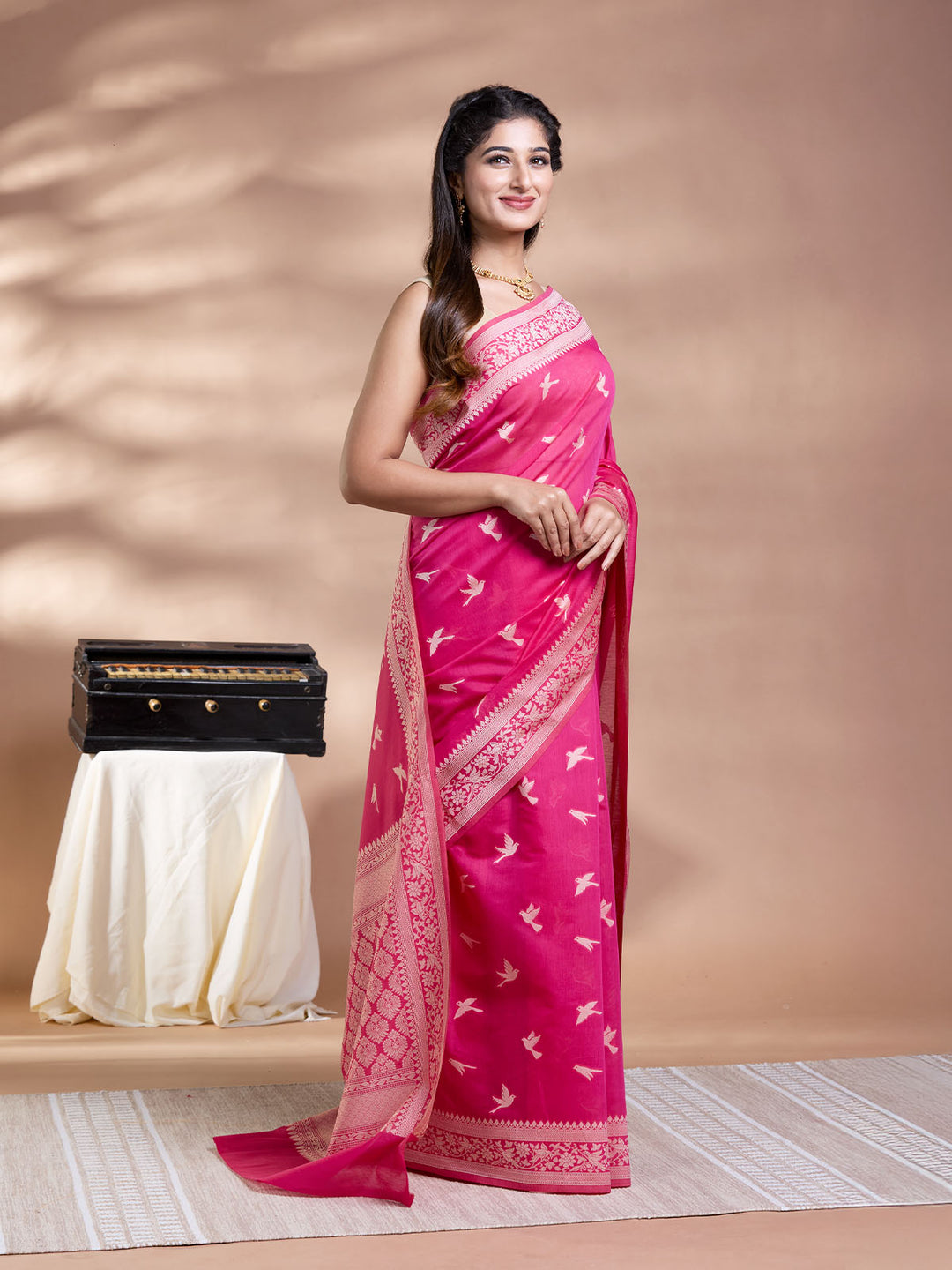 Rani Pink Resham Weave Mulmul Cotton Saree_3