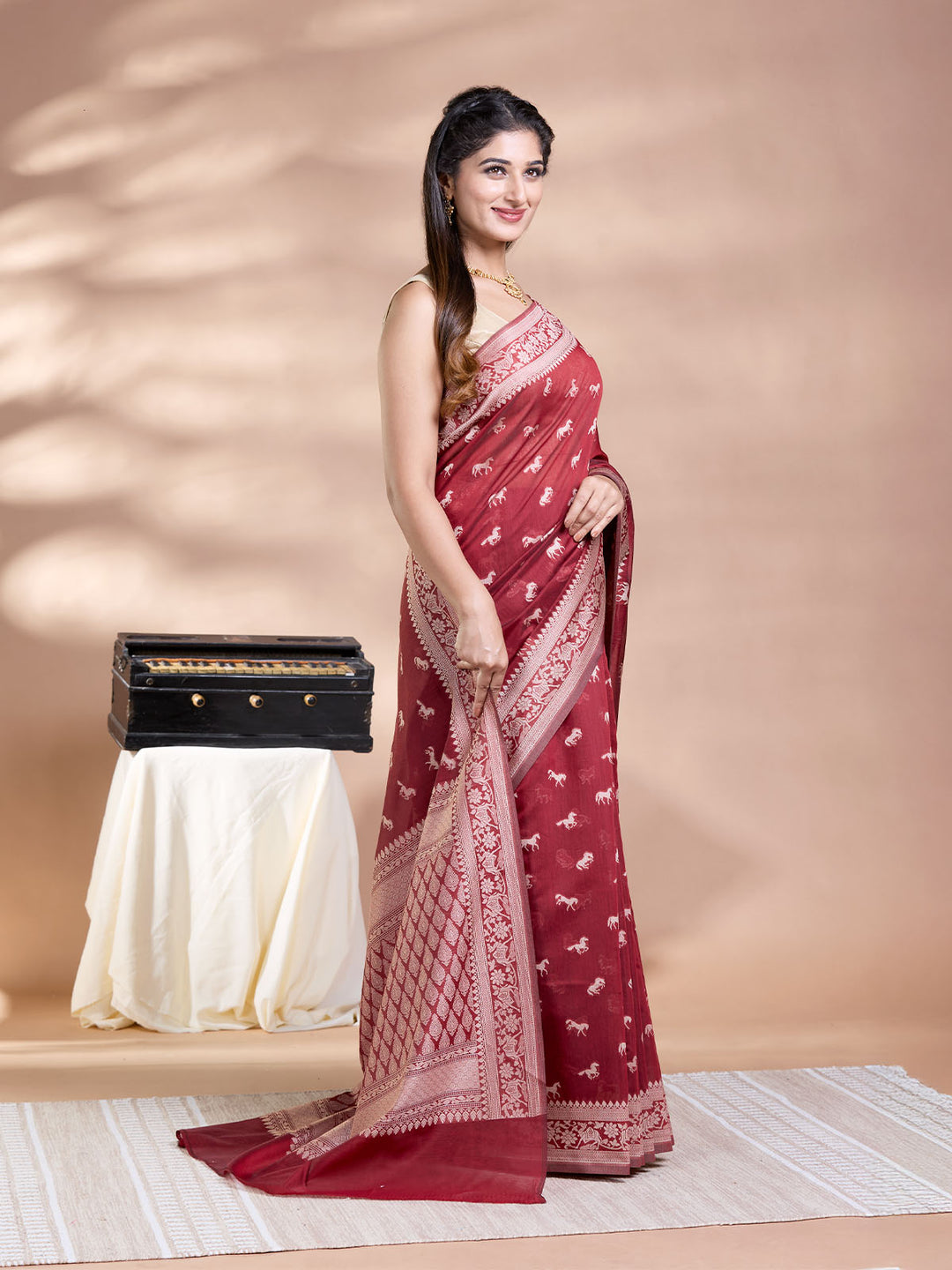 Brown Resham Weave Mulmul Cotton Saree_3