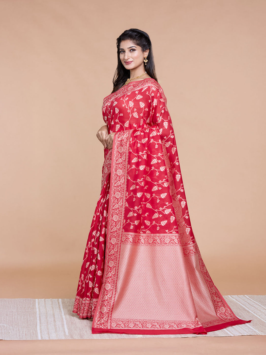 Red Resham Weave Mulmul Cotton Saree_2