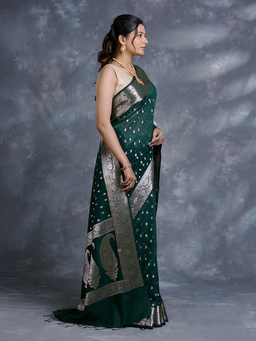 Green Mulmul Cotton Zari Woven Saree_2