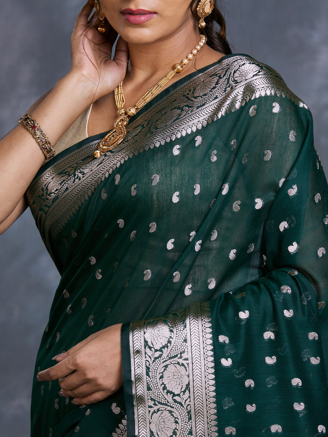 Green Mulmul Cotton Zari Woven Saree_4