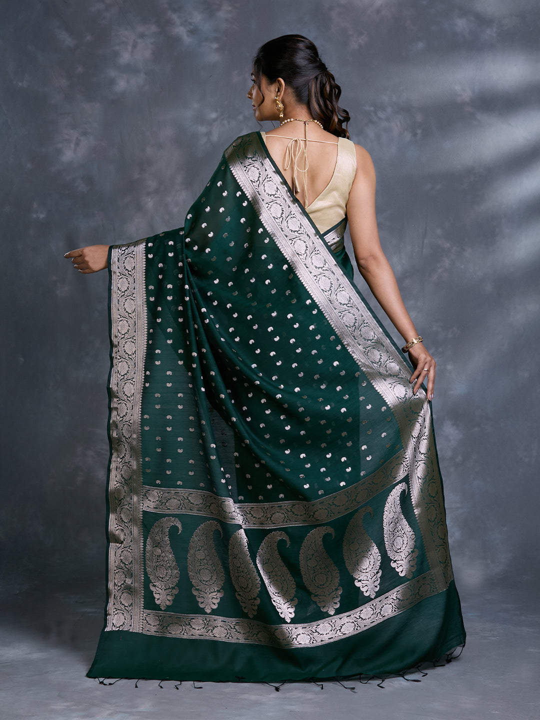 Green Mulmul Cotton Zari Woven Saree_5