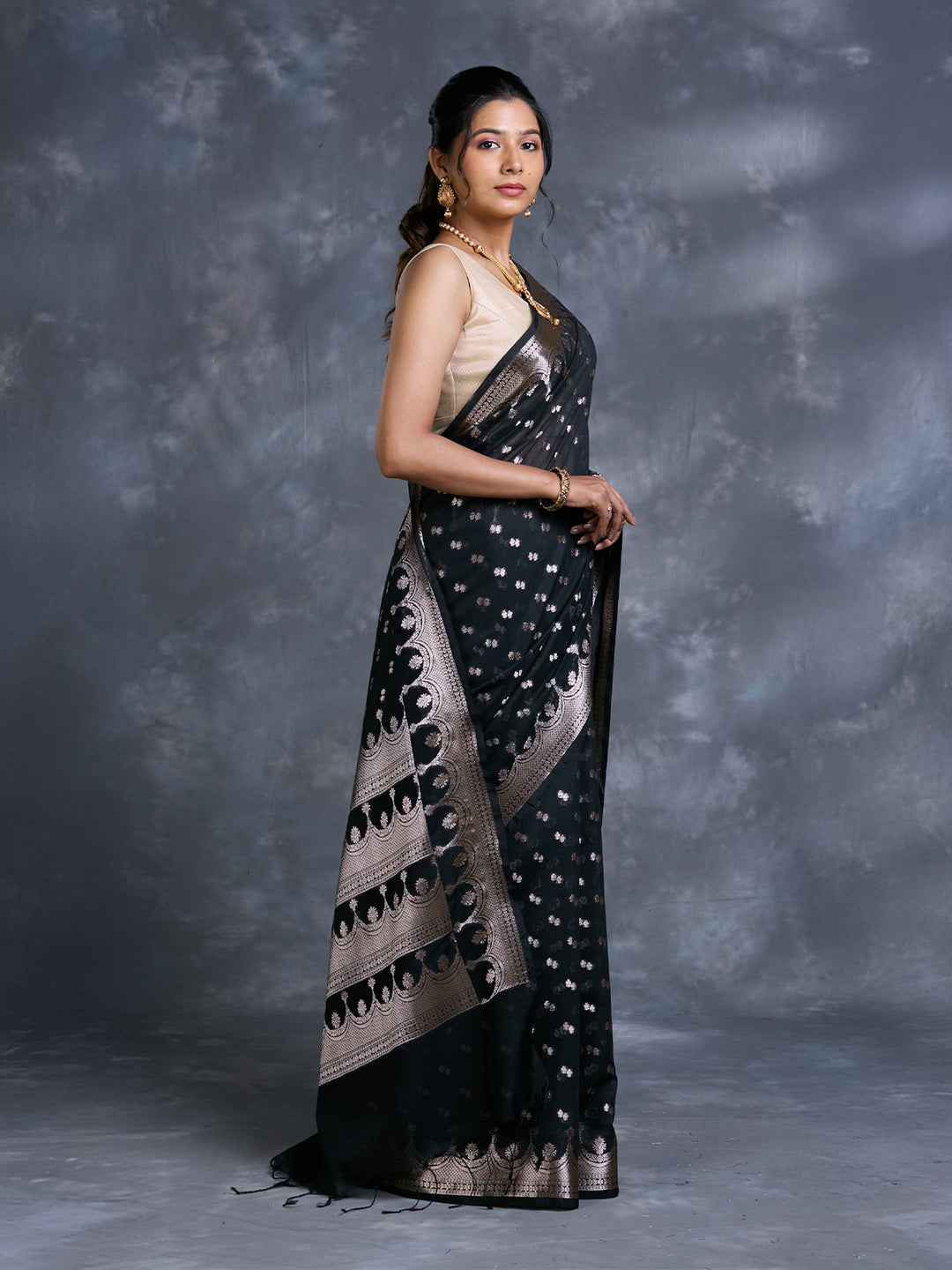 Black Mulmul Cotton Zari Woven Saree_2