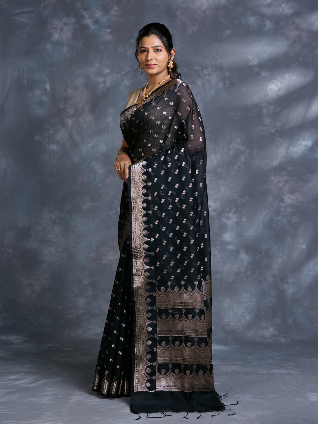 Black Mulmul Cotton Zari Woven Saree_3