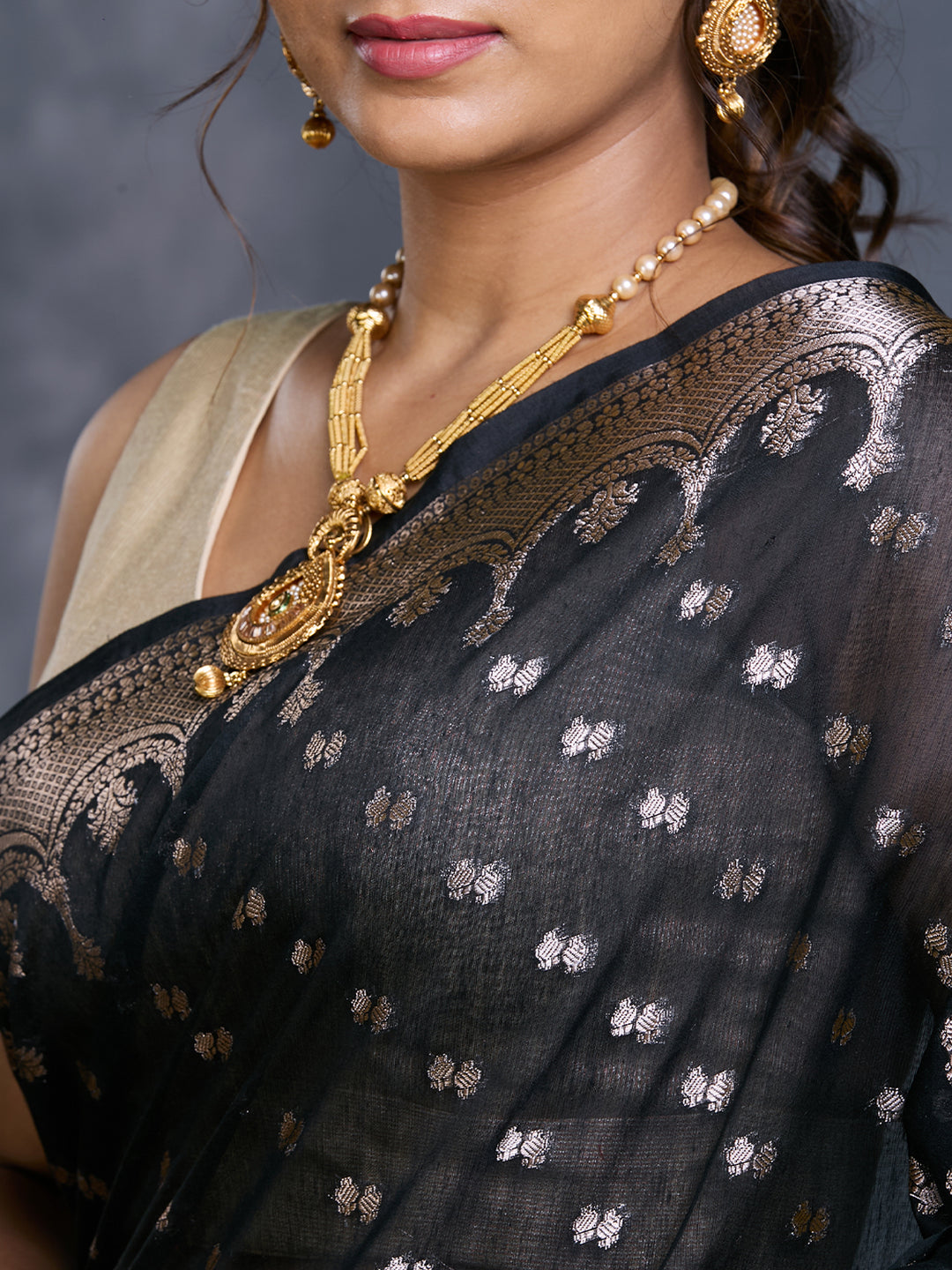 Black Mulmul Cotton Zari Woven Saree_4