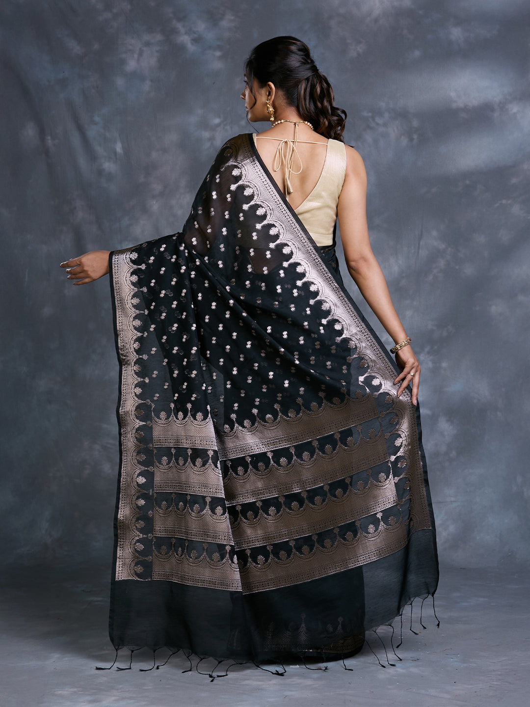 Black Mulmul Cotton Zari Woven Saree_5