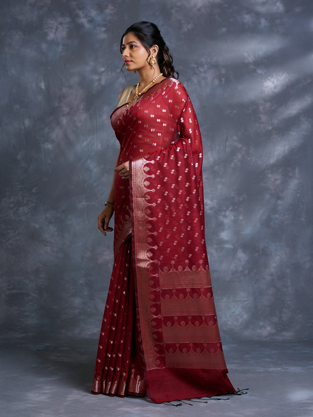 Red Mulmul Cotton Zari Woven Saree_3