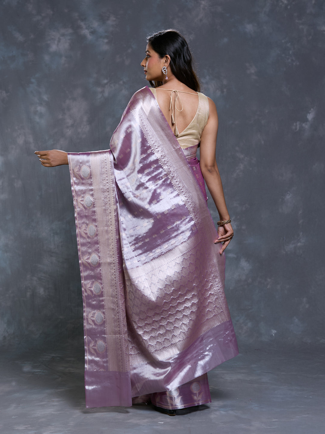 Lavendar Tissue Zari Woven Saree_5