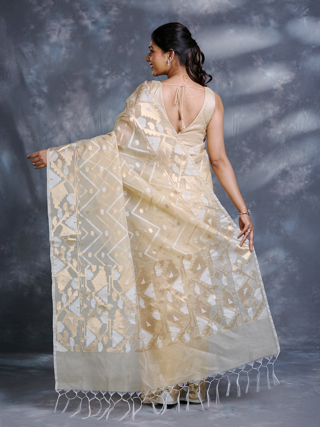 Gold Kora Organza Jamdani Saree_5